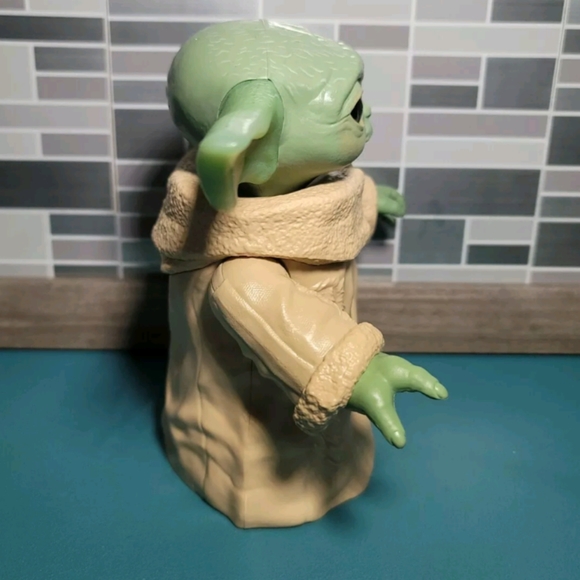 Star Wars The Mandalorian Baby Yoda posable action - Picture 5 of 11